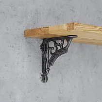 Dekorativer Regalhalter aus Stahl mit Gravur, 13x13 cm, 2er-Set.