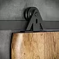 Sistem de usi culisante pentru usi din lemn, greutate pana la 130 kg, lungime 2 metri, culoare neagra, montat pe perete