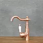 Håndvaskarmatur i retrostil lavet af messing i rosaguld farve med keramisk hoved, højde 22 cm, tudlængde 15 cm