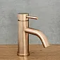 Grifo estilo retro de acero inoxidable en color oro rosa, cepillado, pulido, altura 17 cm, longitud del caño 9,5 cm