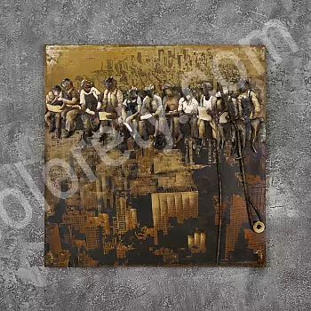 Quadrat 3D Metal Konschtwierk &amp;amp;quot;Aarbechter mat Mëttegiessen op engem Kran&amp;amp;quot;, Héicht 100 cm, Breet 100 cm