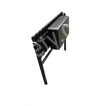 Metallipenkki hautausmaille, jossa PVC-rivoista valmistettu alaslaskettava istuin ja lukittava laatikko, leveys 82 cm