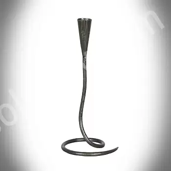 Coinnle Brionnaithe spreagtha ag Caisleán na Meánaoise - airde suntasach 32 cm, leithead 13 cm, meáchan 300 gram