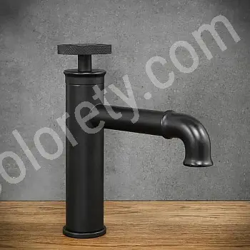 Robinet monojet de style industriel en laiton, coloris noir, hauteur 20 cm, longueur du bec 13,5 cm