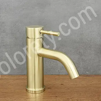 Faucet íseal retro-stíl déanta as cruach dhosmálta i dath práis antique, Neamhlonrach, snasta, airde 17 cm, fad spout 9.5 cm
