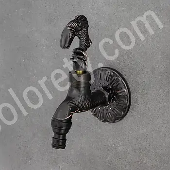 Antik messing slangehane med fiskehåndtag, sort, højde 15 cm, tudlængde 10 cm