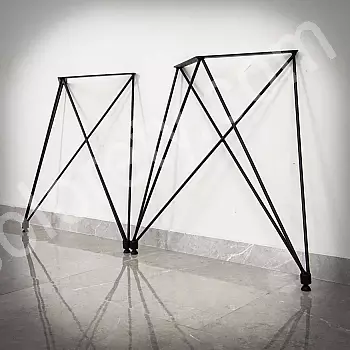 Smalka izskata metāla galda kāja no tērauda, dimensijas 75x72cm, komplektā 2 kājas