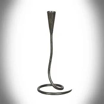 Candelabro forjado inspirado en un castillo medieval: impresionante altura 32 cm, ancho 13 cm, peso 300 gramos