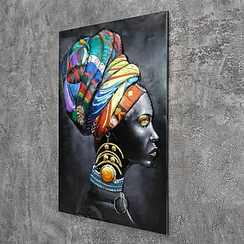 3D Metall Wandkunst – Afrikanische Frau mit buntem Kopftuch und festlichem Schmuck, Maße 70x120 cm