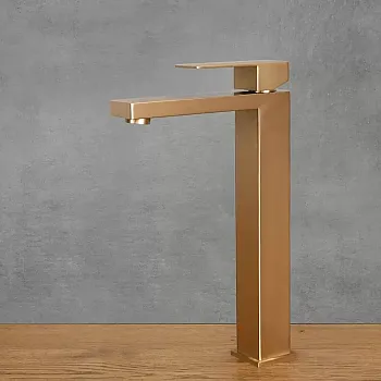 Minimalistička inox slavina u boji antikne bronce, visina 30,5 cm, dužina izljeva 14 cm