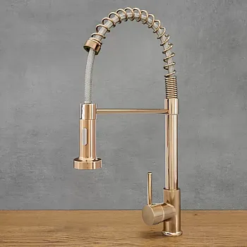Industrial style kitchen faucet made of brass with 360 degree rotatable spout, height 47 cm, spout length 18 cm, rose gold color, polished