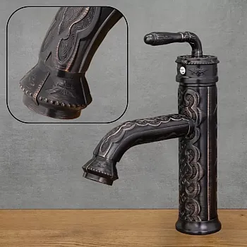 Decoratieve messing wastafelkraan met bloemmotieven, zwart met koperen krassen, hoogte 23,5 cm, uitlooplengte 10 cm