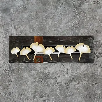 3D metāla sienu dekors, sienas māksla, Smalki metāla ziedi uz kontrastējoša tumša fona, horizontāla orientācija, izmēri 115x35 cm
