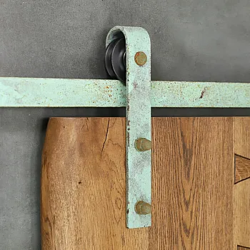 Loftstijl verouderd ogend schuifdeursysteem met groene roest voor enkele deuren tot 130 kg, totale lengte 2 m