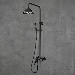 Brusesystem i retrostil lavet af messing med regnbruser, højde 129,5 cm, sort farve