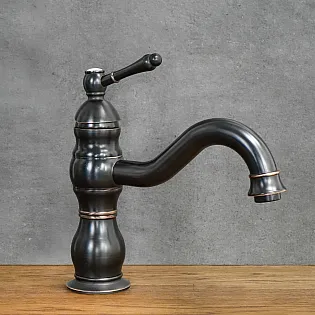 Faucet ciseán níocháin stíl retro ar airde íseal déanta as prás dubh, airde 23 cm, fad gob 16.5 cm