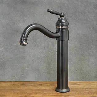 Retro-Stil Waschbecken aus schwaarzem Messing, Héicht 35 cm, Auslaaflängt 17 cm