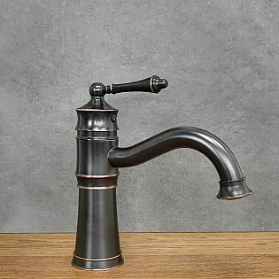 Dřezová baterie v retro stylu z mosazi v černé barvě, výška 23,5 cm, délka výtoku 15 cm