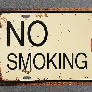 Informacinė dekoratyvinė stačiakampė metalinė iškaba No smoking, dydis 31x16 cm, rinkinys iš 5 vnt.