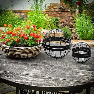 Kandelaar van gietijzer in de vorm van een kooi, antiek design, diameter 26 CM, set van 2 stuks.