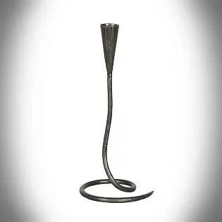 Candeliere forgiato ispirato al castello medievale - altezza impressionante 32 cm, larghezza 13 cm, peso 300 grammi