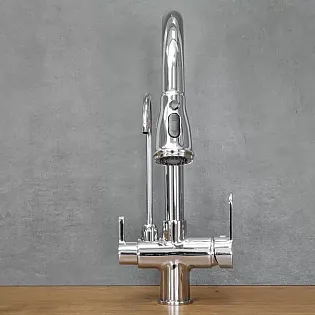 Moderná kuchynská batéria z mosadze vo farbe chróm, otočná o 360 stupňov, výsuvný výtok, s prídavným výtokom pitnej vody, výška 41 cm, dĺžka výtoku 19 cm