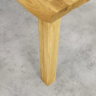 Potes de taula rectes, alçada 71 cm, forma quadrada 8x8 cm, fusta massissa de roure, acabat amb oli natural, joc de 4 peces