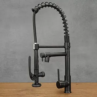 Aixeta de cuina destil industrial feta de llautó amb broc giratori de 360 graus, alçada 52 cm, longitud del broc 20 cm, color negre, mat