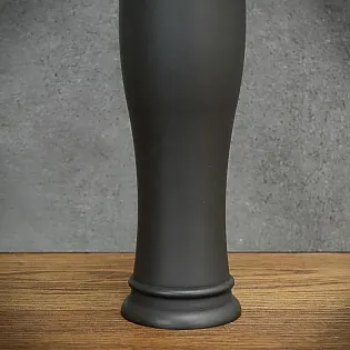 Teollisuustyylinen yksisuihkuhana messinkiä, väri musta, korkeus 32 cm, juoksuputken pituus 10,5 cm