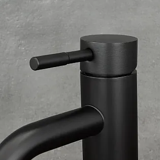 Rubinetto basso in stile retrò in acciaio inox, colore nero opaco, altezza 17 cm, lunghezza beccuccio 9,5 cm