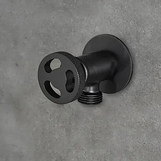 Pirinçten yapılmış hortum musluğu, siyah kaplama, yükseklik 4 cm, ağız uzunluğu 1,5 cm