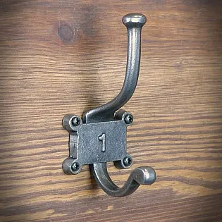 Klädkrokar i gjutjärn, färg stålgrå, set med nummer 1-5, väggmonterade hängare, höjd 12,5 cm