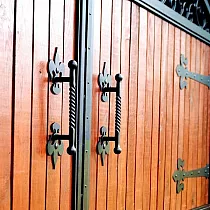 Büyük kapılar için dekoratif metal kol, 2 parçalı set, toplam uzunluk 40 cm, siyah veya beyaz renk