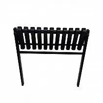 Betonoitava metallinen hautausmaapenkki PVC-rivoilla - laskumekanismi, korkeus 75 cm, pituus 50, 72 tai 82 cm
