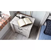 Comodino in legno massello con due cassetti, in abete, finitura sbiancata, altezza 48 cm, larghezza 54 cm, profondità 42 cm, set da 2 pezzi.