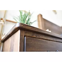 Comodino in legno massiccio di pino, colore marrone, altezza 69 cm, larghezza 50 cm, profondità 40 cm, set di 2 pezzi