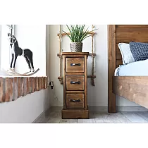 Massivt nattbord i furu, mørkebrun farge, høyde 69 cm, bredde 29 cm, dybde 40 cm, sett med 2 stk.