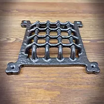 Dökme demirden yapılmış ortaçağ tarzı havalandırma ızgarası, çelik görünümlü, 16x16 cm boyutunda, 630 gram ağırlık, 4 parçalı set