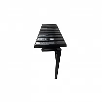 Betonoitava metallipenkki hautausmaakäyttöön, alaslaskettava istuin PVC-levyistä, leveys 82 cm