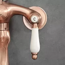 Luksus badevandsarmatur af messing, væghængt, højde 31 cm, tudlængde 11 cm