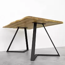 Iessdësch Metallbeen a schwaarz oder Stahleffektfaarf, dräieckeg 71x75 cm, 2 Stéck Set.