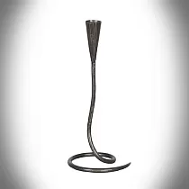 Ortaçağ Kalesinden Esinlenen Dövme Şamdan - etkileyici yükseklik 32 cm, genişlik 13 cm, ağırlık 300 gram