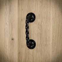 Twisted Metal Pull Griff fir Schiebetüren aus Stol, schwaarz Faarf, Héicht 14 cm, Gewiicht 160 Gramm, Set vu 4 Stéck.
