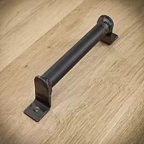 Metalinė stumdomų durų traukimo rankena iš plieno, spalva - metalo efektas, aukštis 21,5 cm, svoris 280 gramų, rinkinyje 4 vnt.