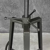 Taburete de bar regulable en altura estilo lejano oeste, material acero-madera, altura 65 - 95 cm