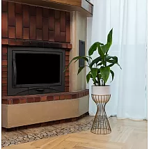 Metall-Blumentopf aus goldfarbenen Stahlstäben und weißem Kunststoffkorb, Breite 20 cm, Höhe 46 cm