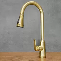 Torneira em aço inoxidável, bica extraível, altura 46 cm, comprimento da bica 17,5 cm, cor Latão Antigo