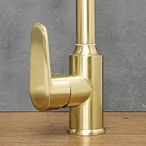 Roostevabast terasest segisti kõrgus 39 cm, tila pikkus 17,5 cm, värvus antiikmessing