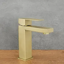 Modern style stainless steel sink faucet, height 17.5 cm, projection 15.5 cm, spout length 11.5 cm, with aerator, yellow color