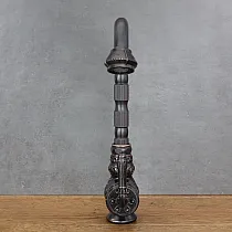 Vintage stila augsts jaucējkrāns izgatavots no misiņa ar 3D faktūrām, melns ar vara skrāpējumiem, augstums 31 cm, iztekas garums 16 cm